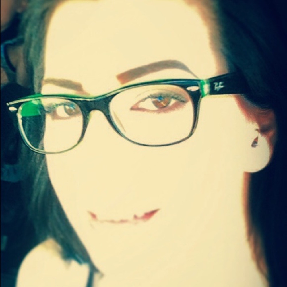 Meet your Posher, Alicia